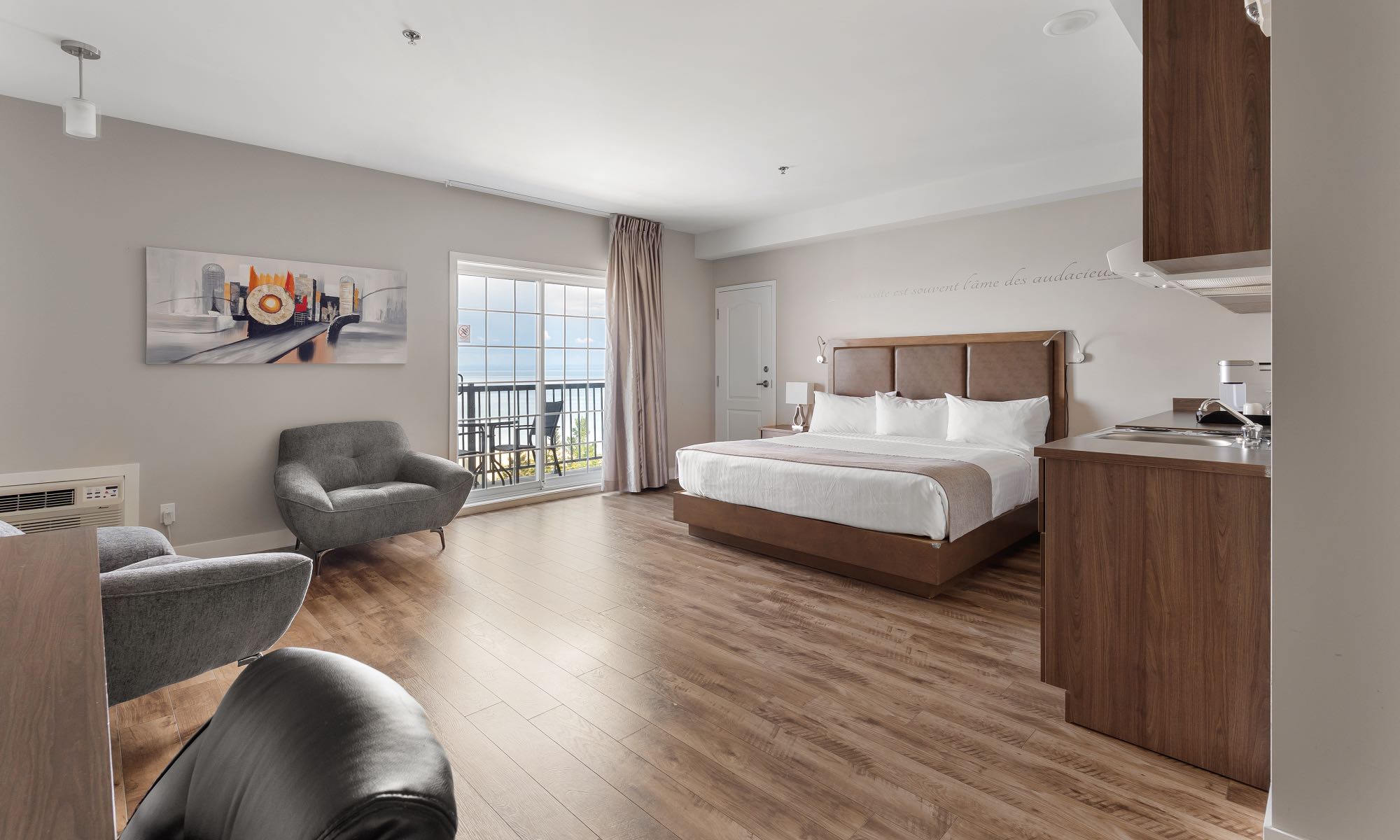 PMC &#8211; suite vue fleuve cuisinette 2