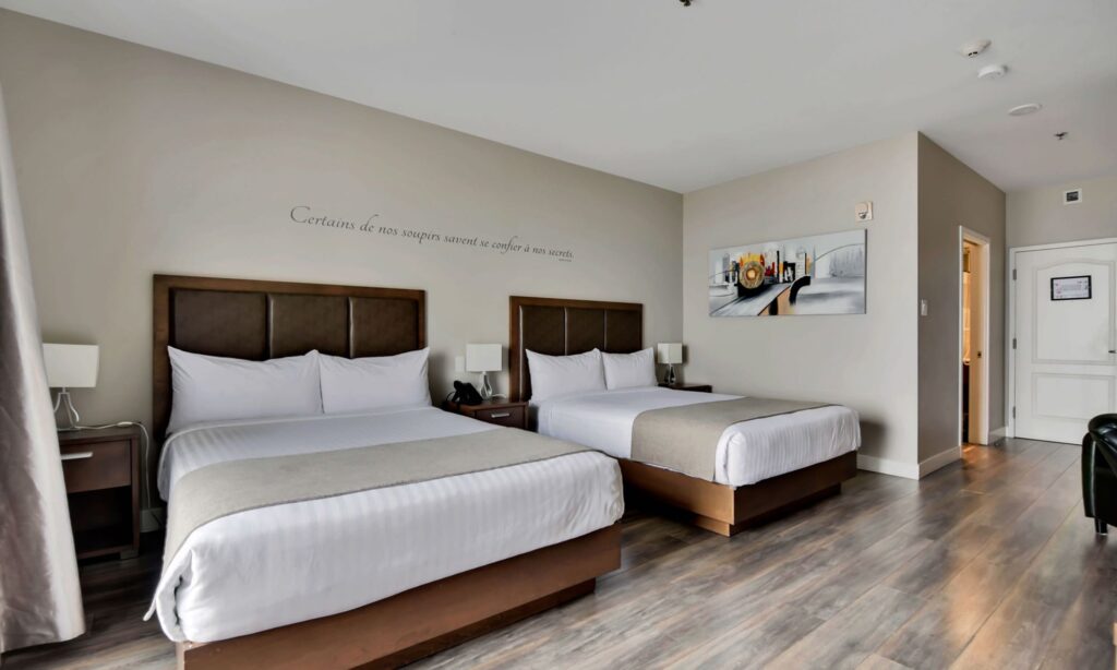 petit-manoir-casino-chambre-standard-2-lits-queen-01