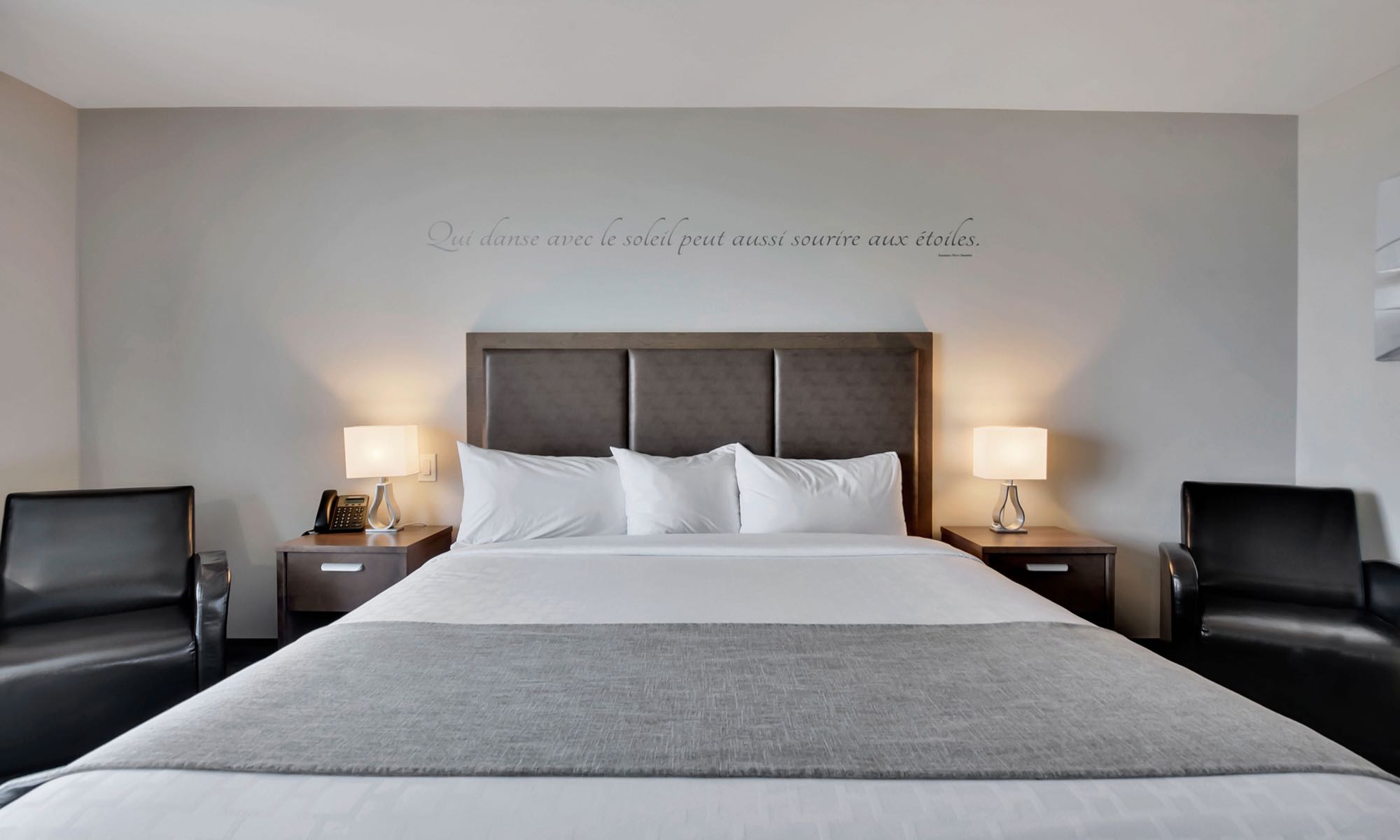 petit-manoir-casino-chambre-superieure-1-lit-king-02