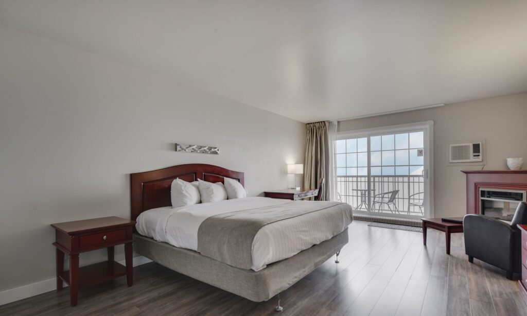 petit-manoir-casino-pavillons-chambre-superieure-1-lit-king-02