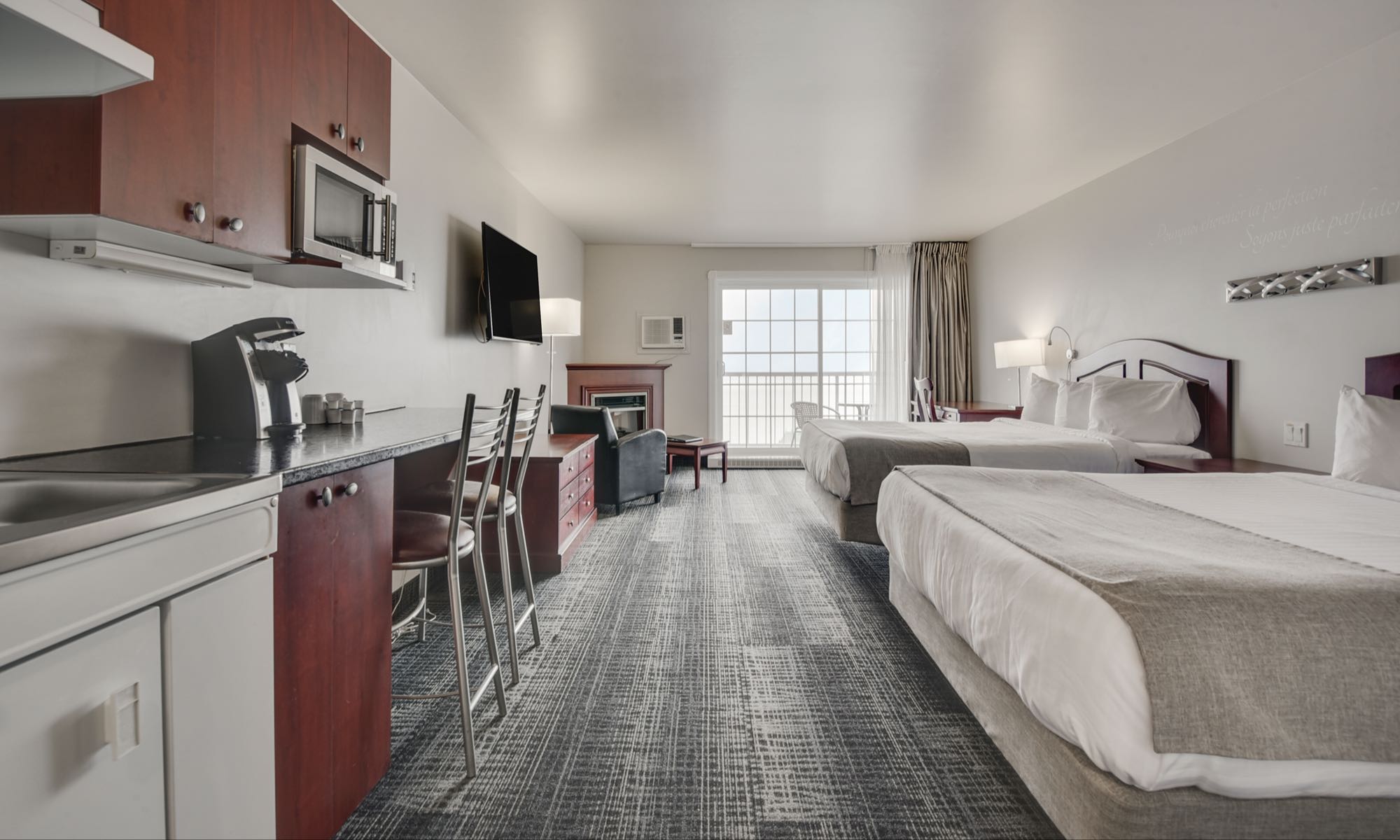 petit-manoir-casino-pavillons-chambre-superieure-2-lits-queen-01