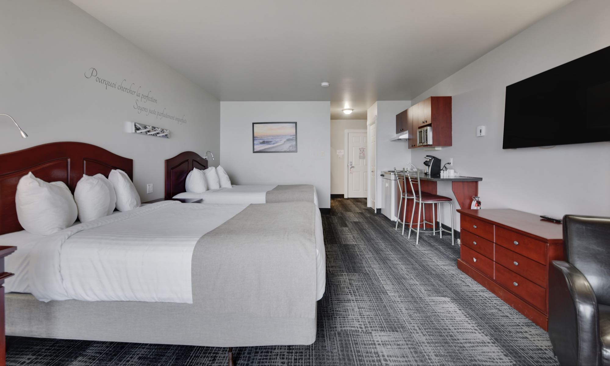 petit-manoir-casino-pavillons-chambre-superieure-2-lits-queen-02