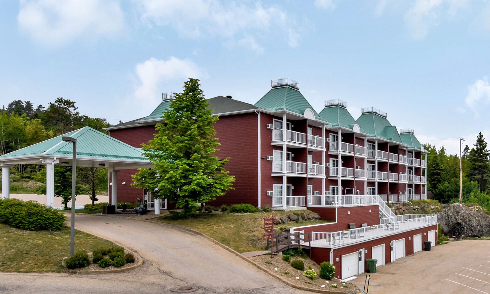 petit-manoir-casino-pavillons-hebergement-la-malbaie
