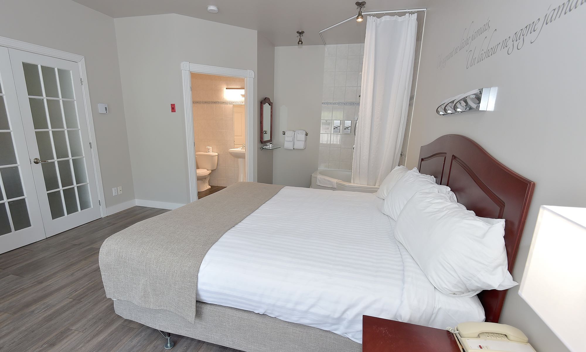 petit-manoir-casino-pavillons-suite-3-lits-01